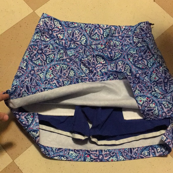 Vineyard Vines golf skort - Picture 2 of 2